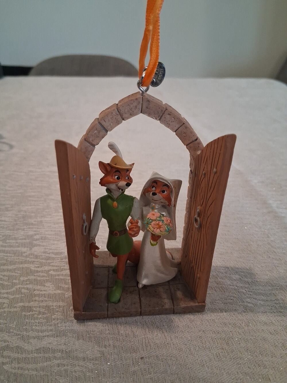 Disney Store Robin Hood Maid Marian Wedding Scene 2017 Sketchbook Ornament RARE